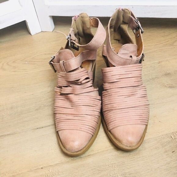 EUC ANGL Qupid Tan Boho Vegan Booties 6.5 - Picture 1 of 8
